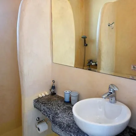 בית נופש Romantic And Cozy House On The Waterfront In Koundouros, Kea