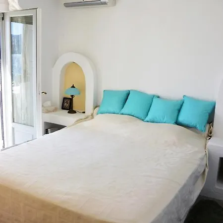 Romantic And Cozy House On The Waterfront In Koundouros, Kea Koundouros