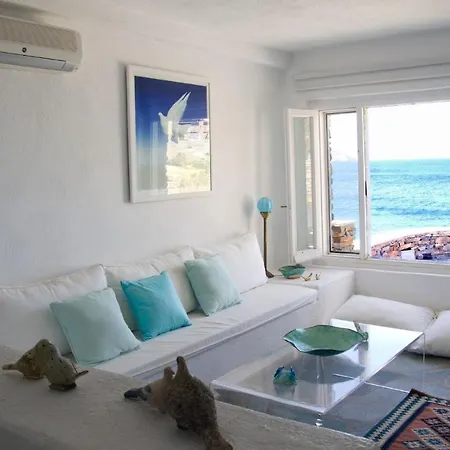 Romantic And Cozy House On The Waterfront In Koundouros, Kea