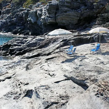 Holiday home Romantic And Cozy House On The Waterfront In Koundouros, Kea